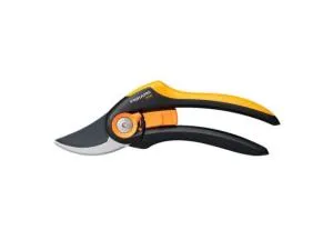 Секатор плоскостной FISKARS Plus Smartfit  P541